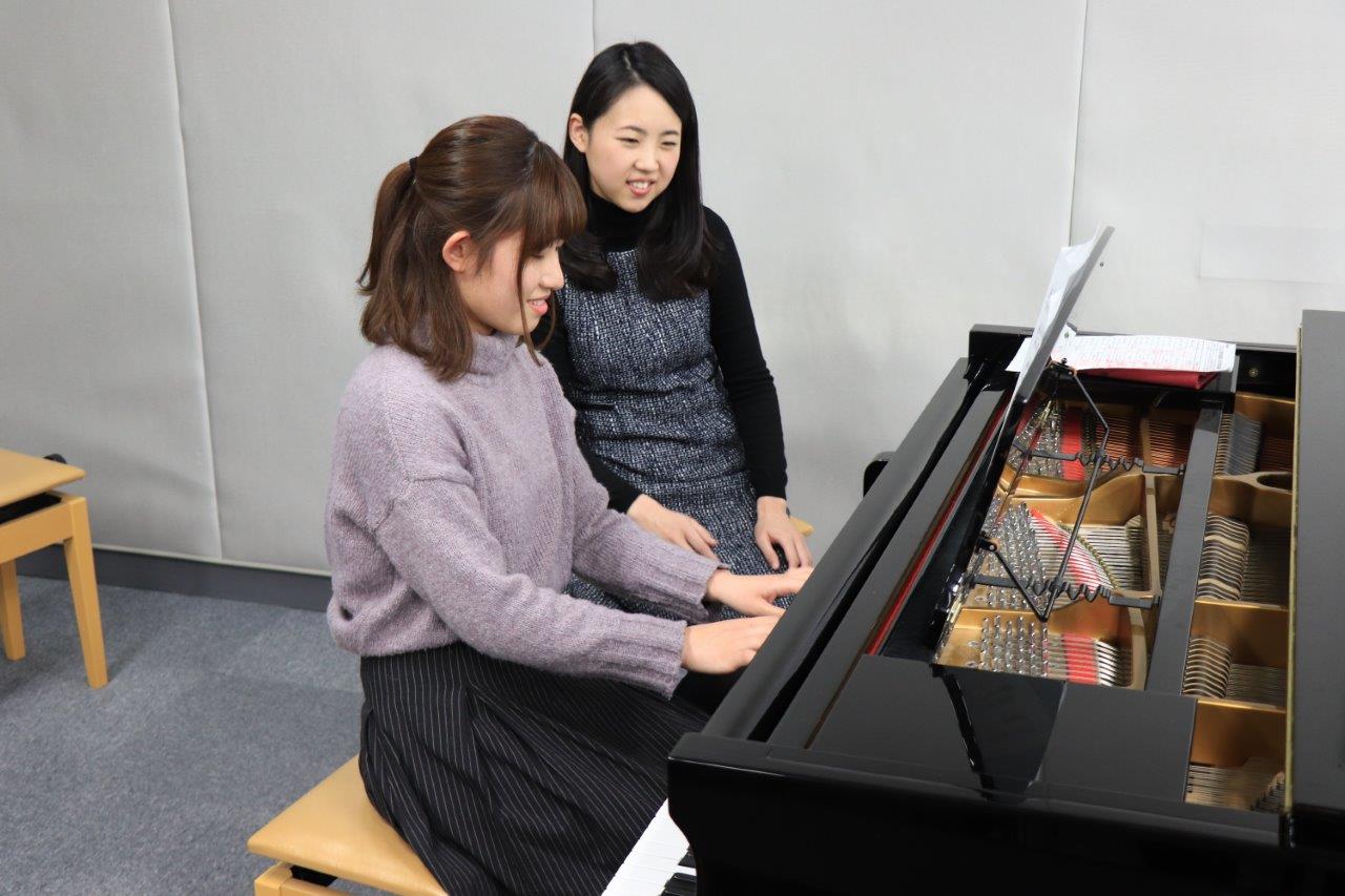 ピアノの授業は初心者と経験者が分かれて行われるので、初心者でも安心です。