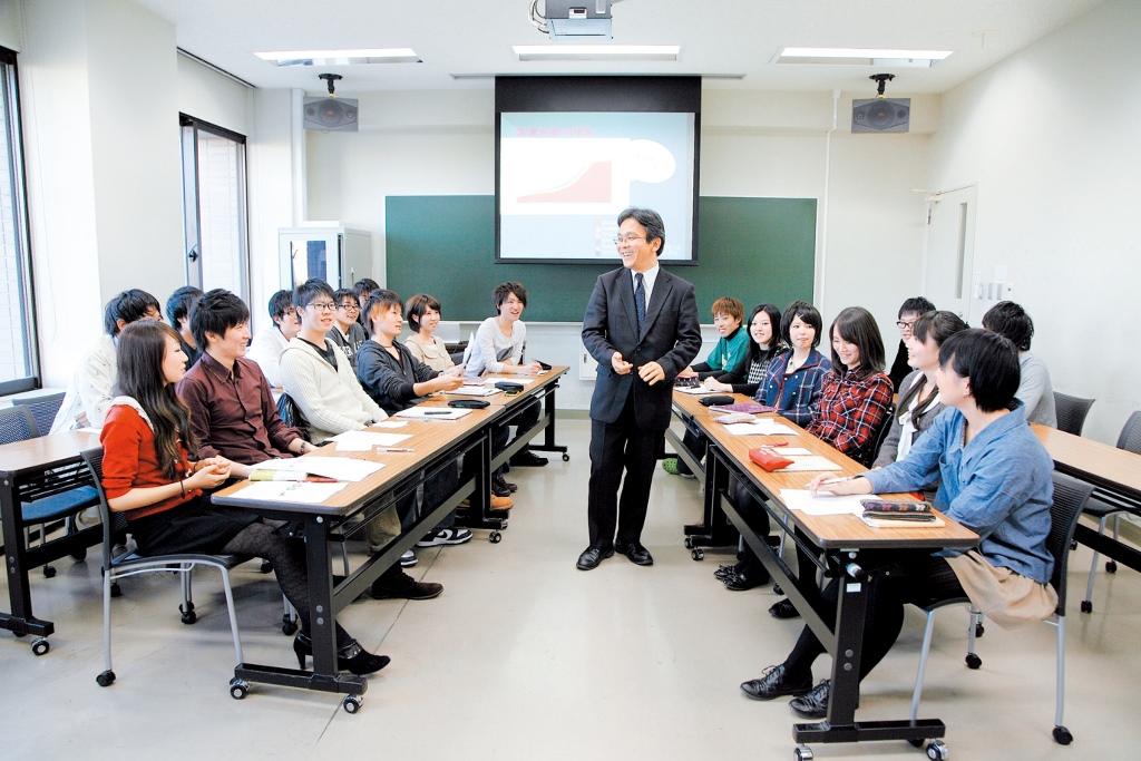内山義英教授　日本経済及び国際経済問題の実証的研究