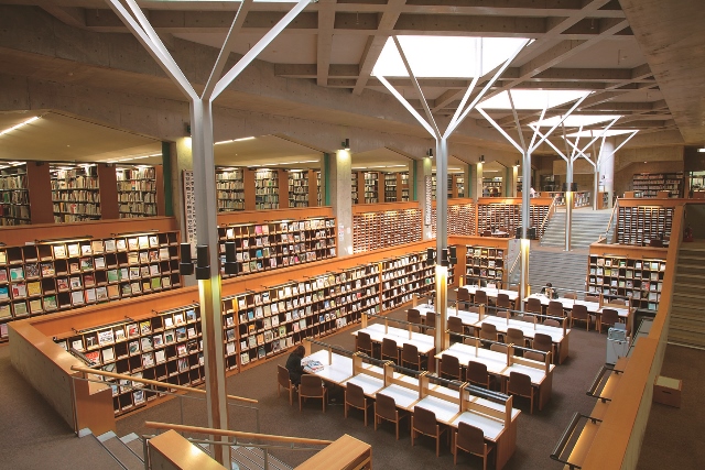 日野キャンパス　図書館
