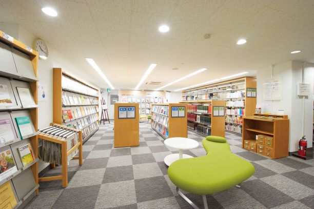 千代田三番町キャンパス　図書館