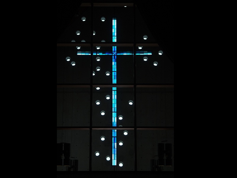 チャペルの外壁にある十字架（横浜・金沢八景キャンパス）