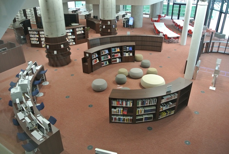 ナゴヤドーム前キャンパス図書館