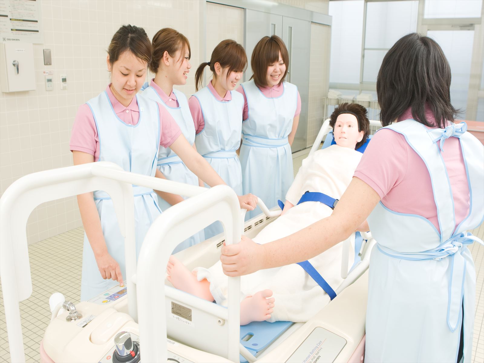 名古屋経営短期大学健康福祉学科　福祉用具（介護入浴装置）の使用方法