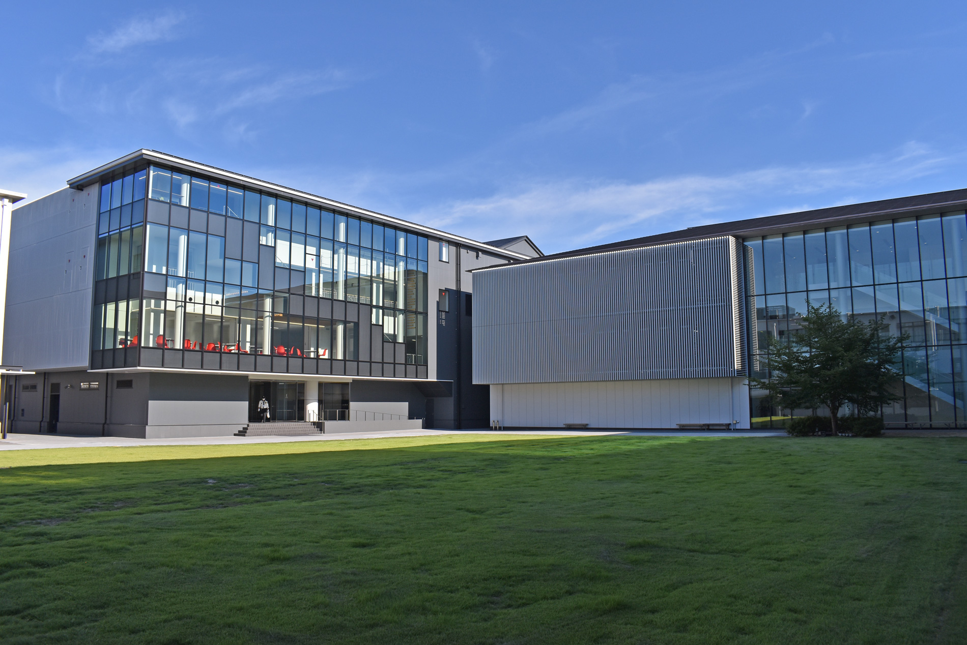 新校舎・東館（2021年5月完成）