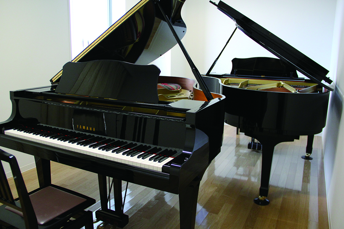 グランドピアノ設置の練習室