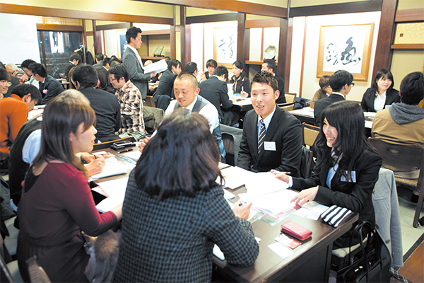 日本を支える中小企業を名刺持参で訪問し、経営者と直接対話。