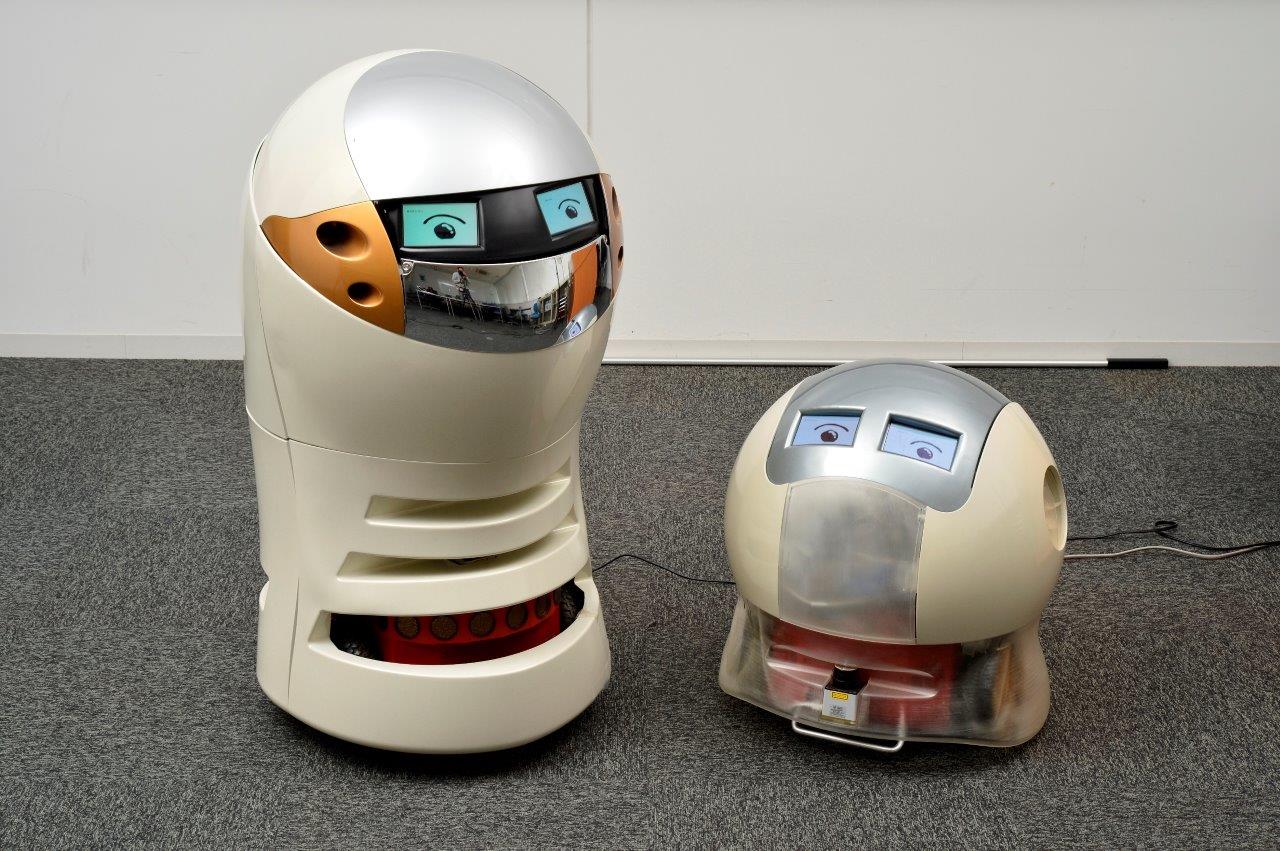 漫才ロボットあいちゃんとゴン太、お題を与えると全自動で漫才をします