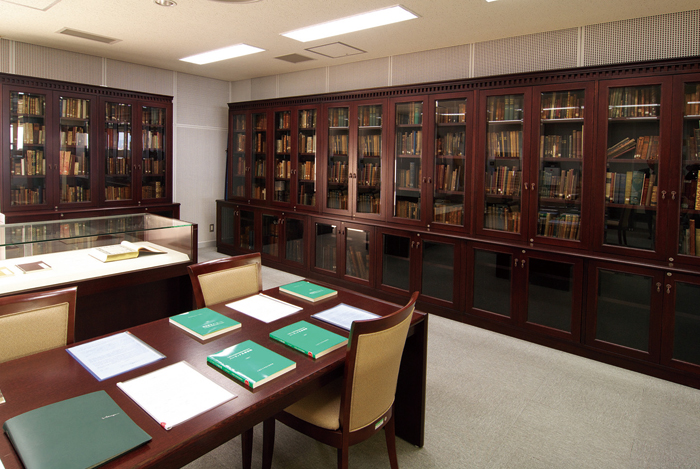 簿記会計分野における世界的な文化遺産「ハーウッド文庫」