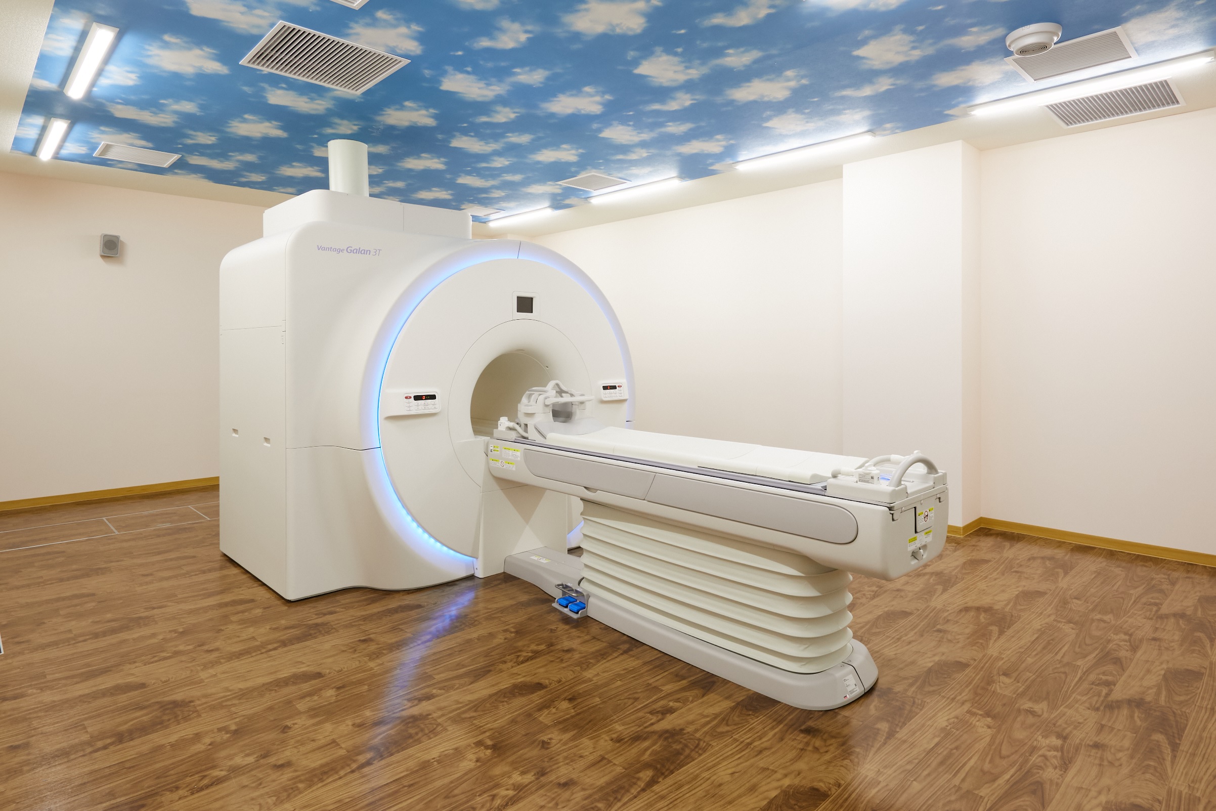 【診療放射線学科】全国でも導入例の少ない3テスラのMRI装置を設置